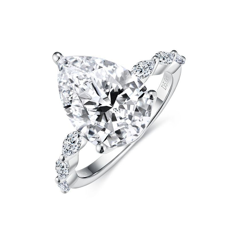 Pear Moissanite Rings wedding ring