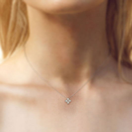  Four Leaf Clover Pendant ；Moissanite Necklace