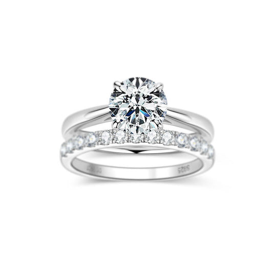 Classic Round Cut Moissanite Moissanite Wedding Ring Set
